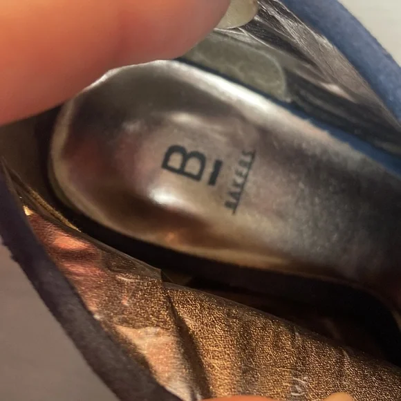 New Bakers Katlyn Navy Suede Peeptoe Booties Size 6 - Picture 7 of 12